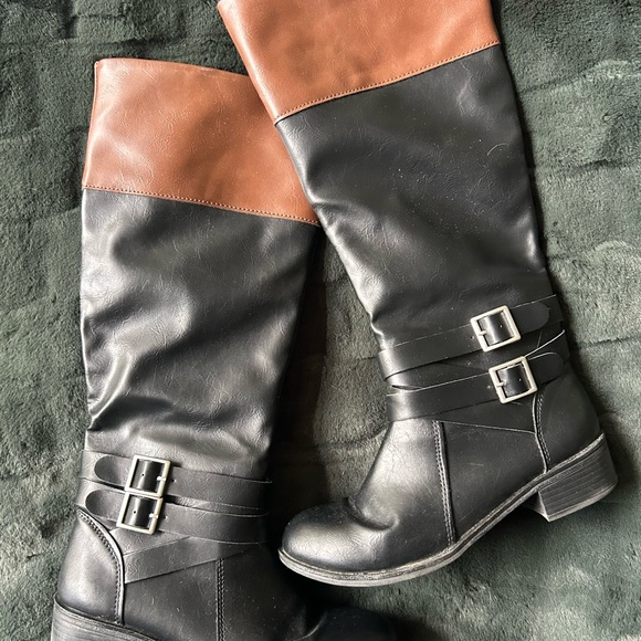 Two-Tone Black and Brown Women's Boots - Picture 1 of 4
